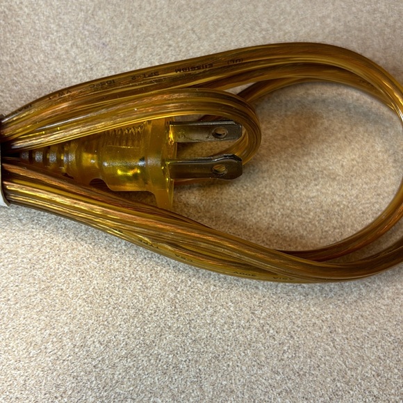 Mosaic Fishnet Blue and White Ceramic Lamp with Brass Base Vintage shade - Picture 6 of 6